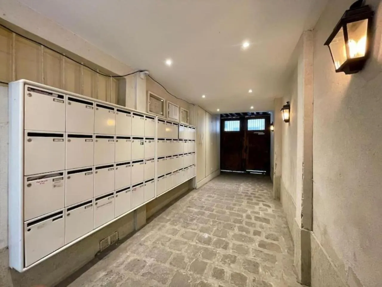 La Galerie Des Archives-Unique And Elegant Gem-Marais Aircond Apartment Paris